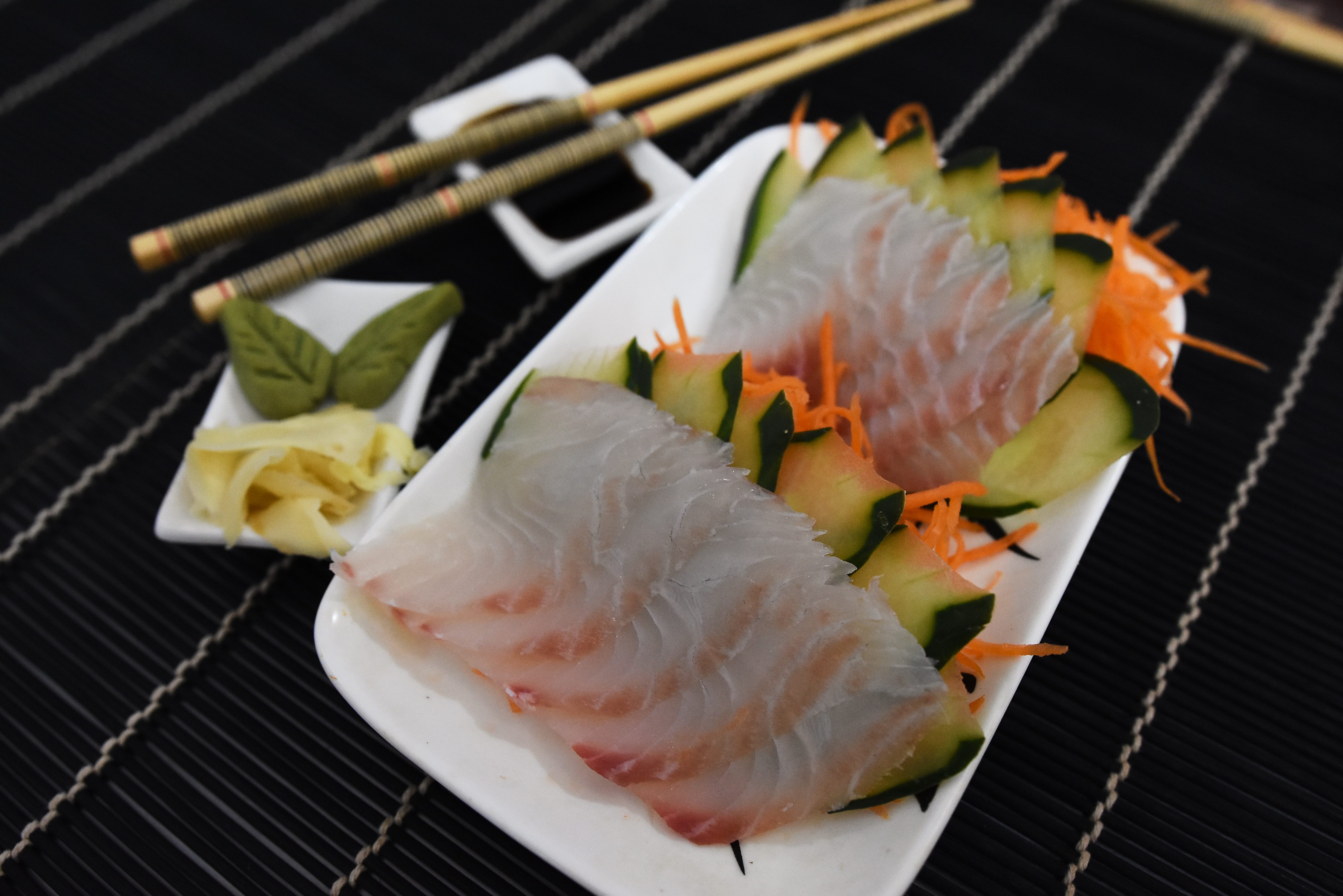 SASHIMI PEIXE BRANCO 10 UNID